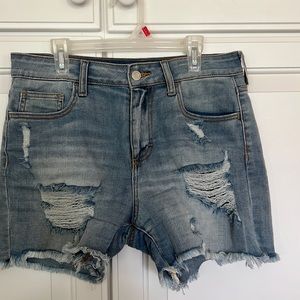 Denim frayed shorts